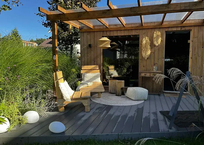 Busola House Homestay szállás *